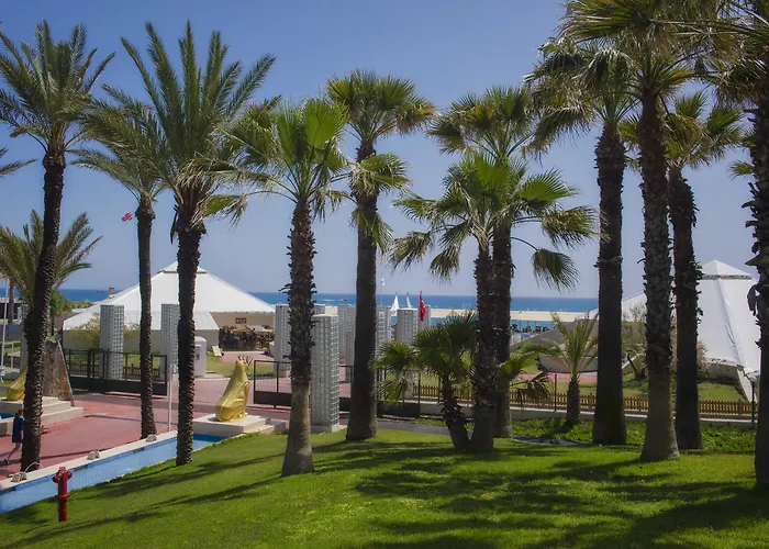 Seven Seas Blue Hotel