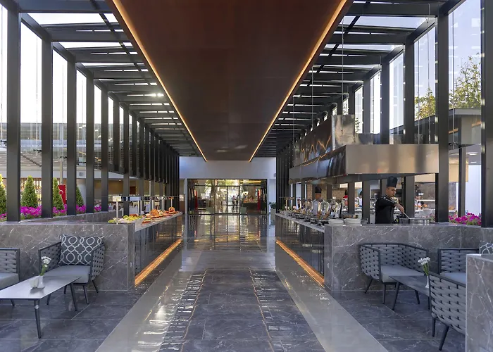 Seven Seas Blue Hotel