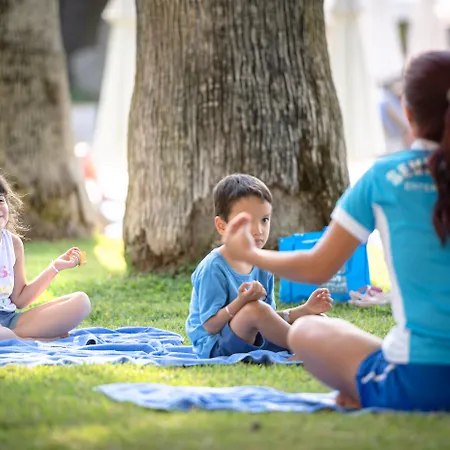 Seven Seas Blue Hotell Side